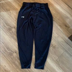 Under Armour black joggers with pockets!! Size M